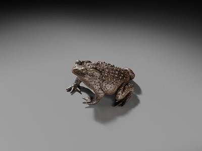 Lot 171 - A RARE YIXING FIGURE OF A TOAD, SIGNED CHEN MINGYUAN, EARLY QING DYNASTY