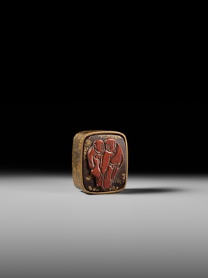 Lot 493 - AN UNUSUAL LACQUER HAKO NETSUKE