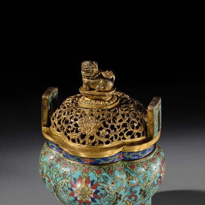 Lot 110 - A CLOISONNÉ ENAMEL AND GILT-BRONZE TRIPOD CENSER AND COVER, QIANLONG