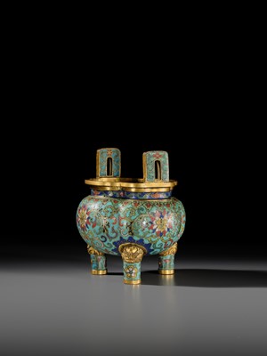 Lot 110 - A CLOISONNÉ ENAMEL AND GILT-BRONZE TRIPOD CENSER AND COVER, QIANLONG