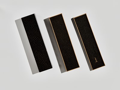 Lot 129 - HANAGENSAI TOSUI: A SUPERB LACQUER KOBAKO WITH A LADIES’ INDOOR ARCHERY SET