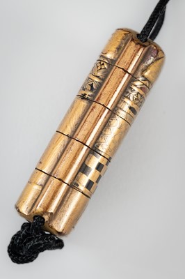 Lot 1403 - A FOUR-CASE GOLD LACQUER INRO DEPICTING A TEAHOUSE
