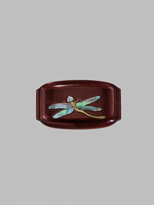 Lot 1424 - A FINE INLAID SINGLE-CASE LACQUER INRO WITH DRAGONFLIES