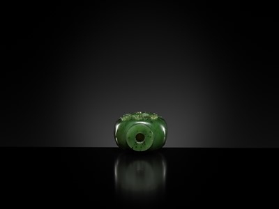 Lot 448 - A SPINACH-GREEN JADE ‘SHOULAO AND DEER’ SNUFF BOTTLE, 18TH-19TH CENTURY