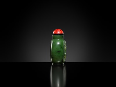 Lot 448 - A SPINACH-GREEN JADE ‘SHOULAO AND DEER’ SNUFF BOTTLE, 18TH-19TH CENTURY