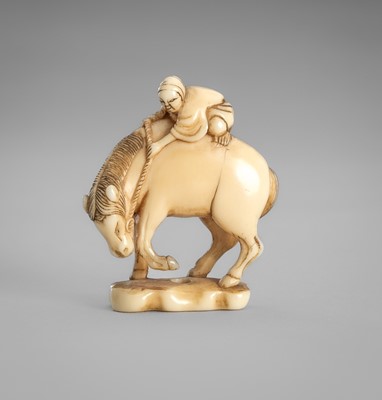 Lot 1487 - AN IVORY OKIMONO NETSUKE OF A SERVANT ON A HORSE