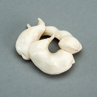 Lot 1639 - AN IVORY NETSUKE OF THREE EDAMAME BEAN PODS, 19th CENTURY