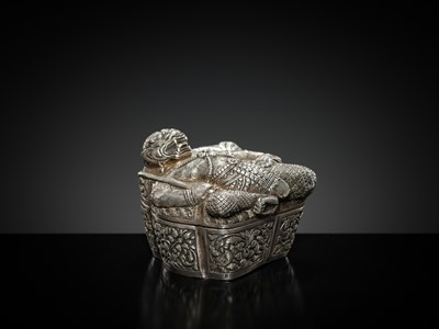 Lot 152 - A SILVER REPOUSSÉ ‘MACCHANU’ BOX AND COVER, PHNOM PENH, CIRCA 1900
