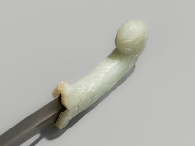 Lot 216 - A MUGHAL JADE-HILTED DAGGER AND SCABBARD, 17TH-18TH CENTURY