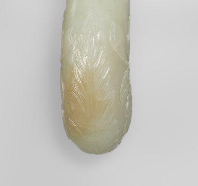 Lot 216 - A MUGHAL JADE-HILTED DAGGER AND SCABBARD, 17TH-18TH CENTURY