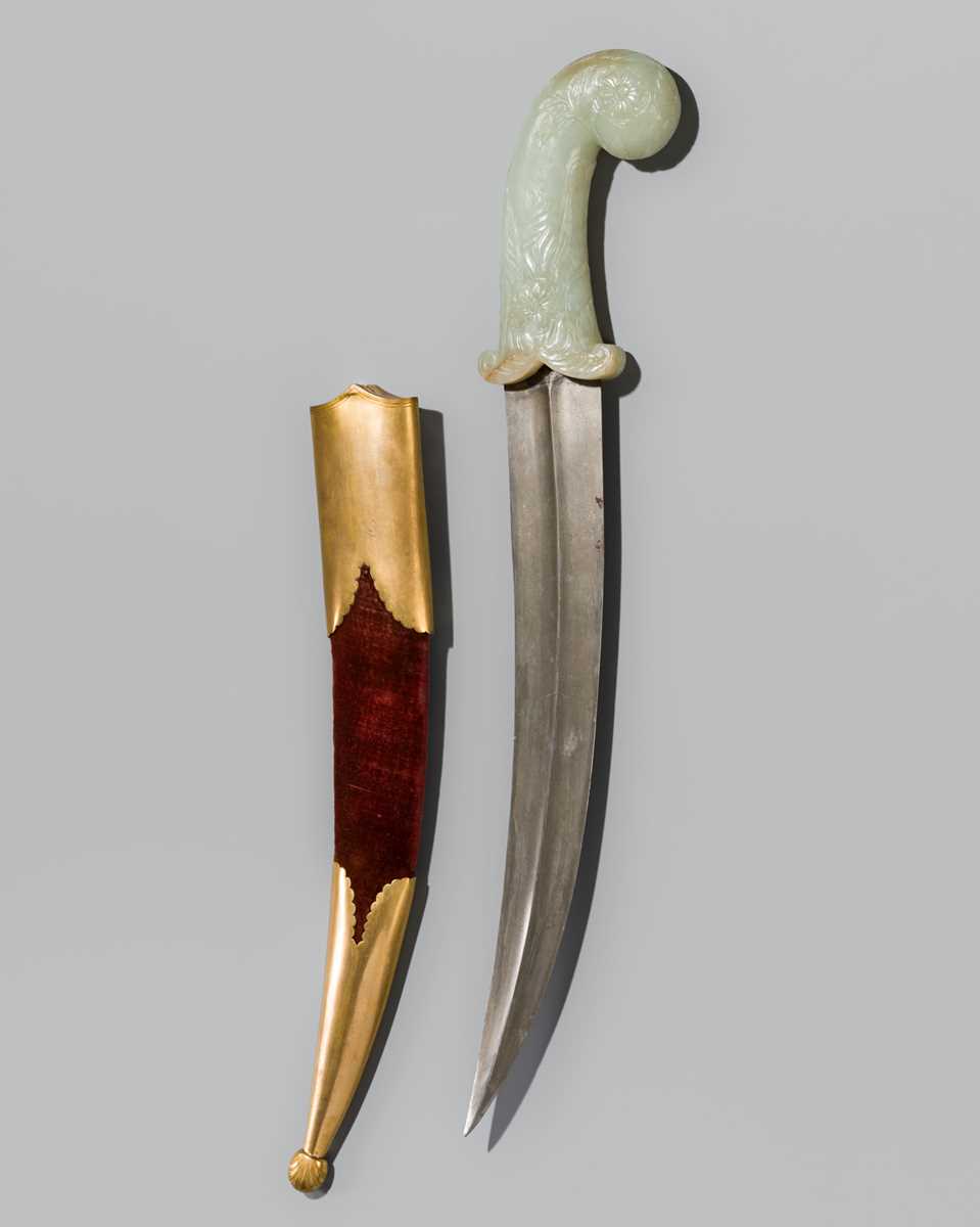 Lot 216 - A MUGHAL JADE-HILTED DAGGER AND SCABBARD, 17TH-18TH CENTURY