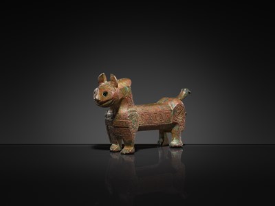 Lot 562 - A RARE KHORASAN BRONZE ‘LION’ PADLOCK, 12TH CENTURY