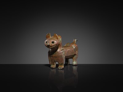 Lot 562 - A RARE KHORASAN BRONZE ‘LION’ PADLOCK, 12TH CENTURY