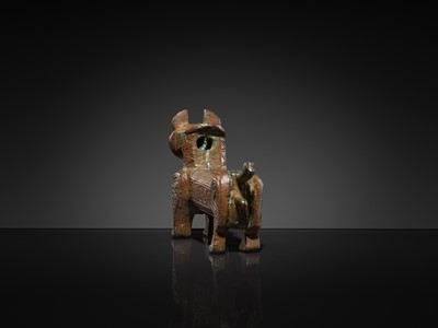 Lot 562 - A RARE KHORASAN BRONZE ‘LION’ PADLOCK, 12TH CENTURY