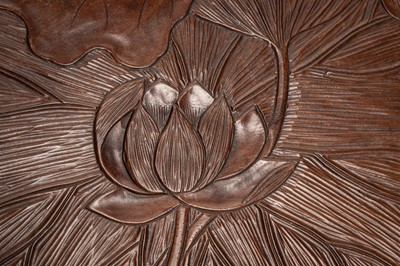 Lot 99 - A FINELY CARVED WOOD KOBON (INCENSE TRAY) WITH LOTUS