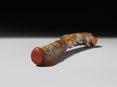 A VERY LARGE RINPA-STYLE KISERUZUTSU (PIPE CASE) WITH LEAFY VINES AND GOURDS