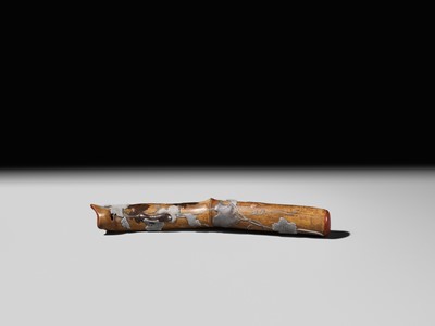 A VERY LARGE RINPA-STYLE KISERUZUTSU (PIPE CASE) WITH LEAFY VINES AND GOURDS