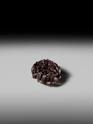 Lot 289 - TSUKAMOTO KYOKUSAI: A SUPERB SO SCHOOL WOOD NETSUKE OF A FLOWERING CHRYSANTHEMUM