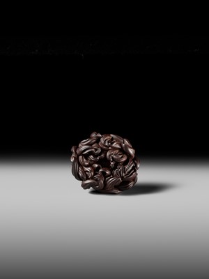 Lot 289 - TSUKAMOTO KYOKUSAI: A SUPERB SO SCHOOL WOOD NETSUKE OF A FLOWERING CHRYSANTHEMUM