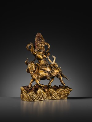 Lot 16 - A GILT BRONZE FIGURE OF SRI DEVI, PALDEN LHAMO, TIBET, 18TH CENTURY