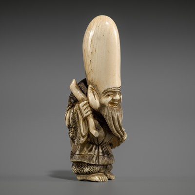 Lot 1524 - AN OSAKA SCHOOL IVORY NETSUKE OF FUKUROKUJU