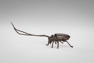 Lot 47 - AN ARTICULATED BRONZE OKIMONO OF A BEETLE