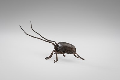 Lot 47 - AN ARTICULATED BRONZE OKIMONO OF A BEETLE