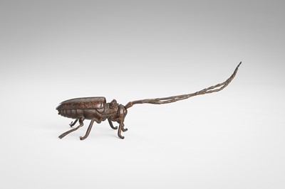 Lot 47 - AN ARTICULATED BRONZE OKIMONO OF A BEETLE