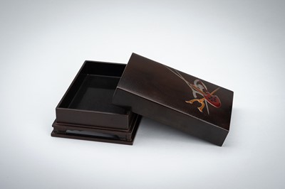 Lot 155 - A LACQUER BOX AND COVER DEPICTING WEAPONS