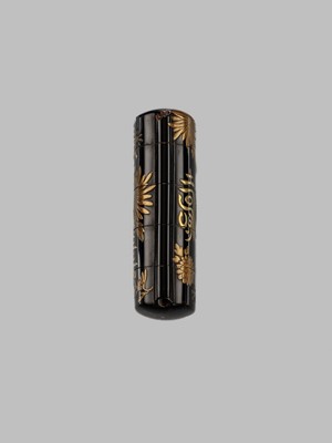Lot 1438 - DEYOSAI: A FINE FOUR-CASE LACQUER INRO WITH JU (KOTOBUKI) CHARACTERS