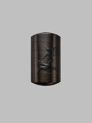 Lot 1436 - TOJU: A FINE FIVE-CASE YAMIMAKI LACQUER INRO WITH CROWS
