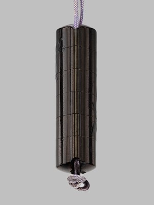 Lot 1436 - TOJU: A FINE FIVE-CASE YAMIMAKI LACQUER INRO WITH CROWS