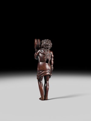 A WOOD NETSUKE OF ASHINAGA WITH A DRUM, ATTRIBUTED TO MINKO