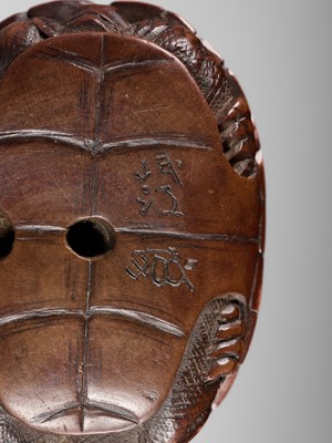 MINKO: A RARE WOOD NETSUKE OF A TURTLE WITH SIX YOUNG