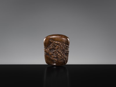 Lot 59 - A FINE WOOD TONKOTSU WITH FIVE TURTLES