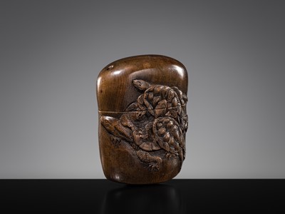 Lot 59 - A FINE WOOD TONKOTSU WITH FIVE TURTLES