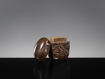 Lot 59 - A FINE WOOD TONKOTSU WITH FIVE TURTLES