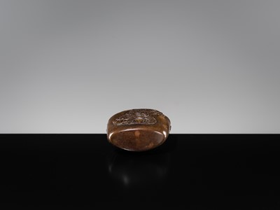 Lot 59 - A FINE WOOD TONKOTSU WITH FIVE TURTLES