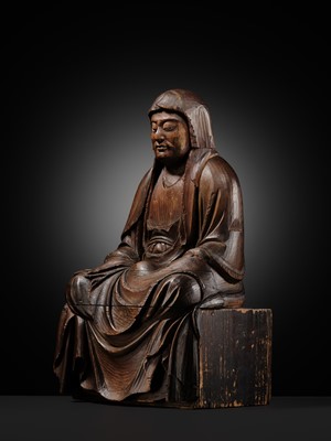Lot 80 - A WOOD FIGURE OF DARUMA, MUROMACHI PERIOD