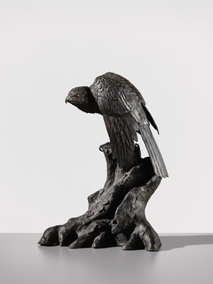 Lot 19 - A LARGE AND FINE BRONZE OKIMONO OF A HAWK ON A TREE TRUNK