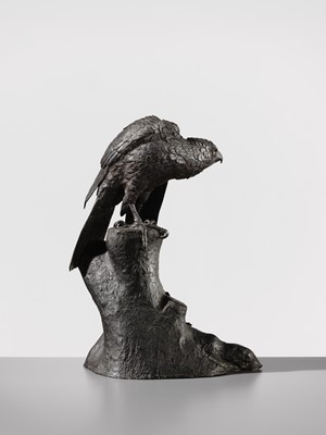 Lot 19 - A LARGE AND FINE BRONZE OKIMONO OF A HAWK ON A TREE TRUNK