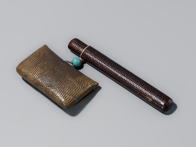 ISSHAKUSAI: A LACQUERED WOVEN RATTAN KISERUZUTSU (PIPE CASE) AND TABAKO-IRE (POUCH)