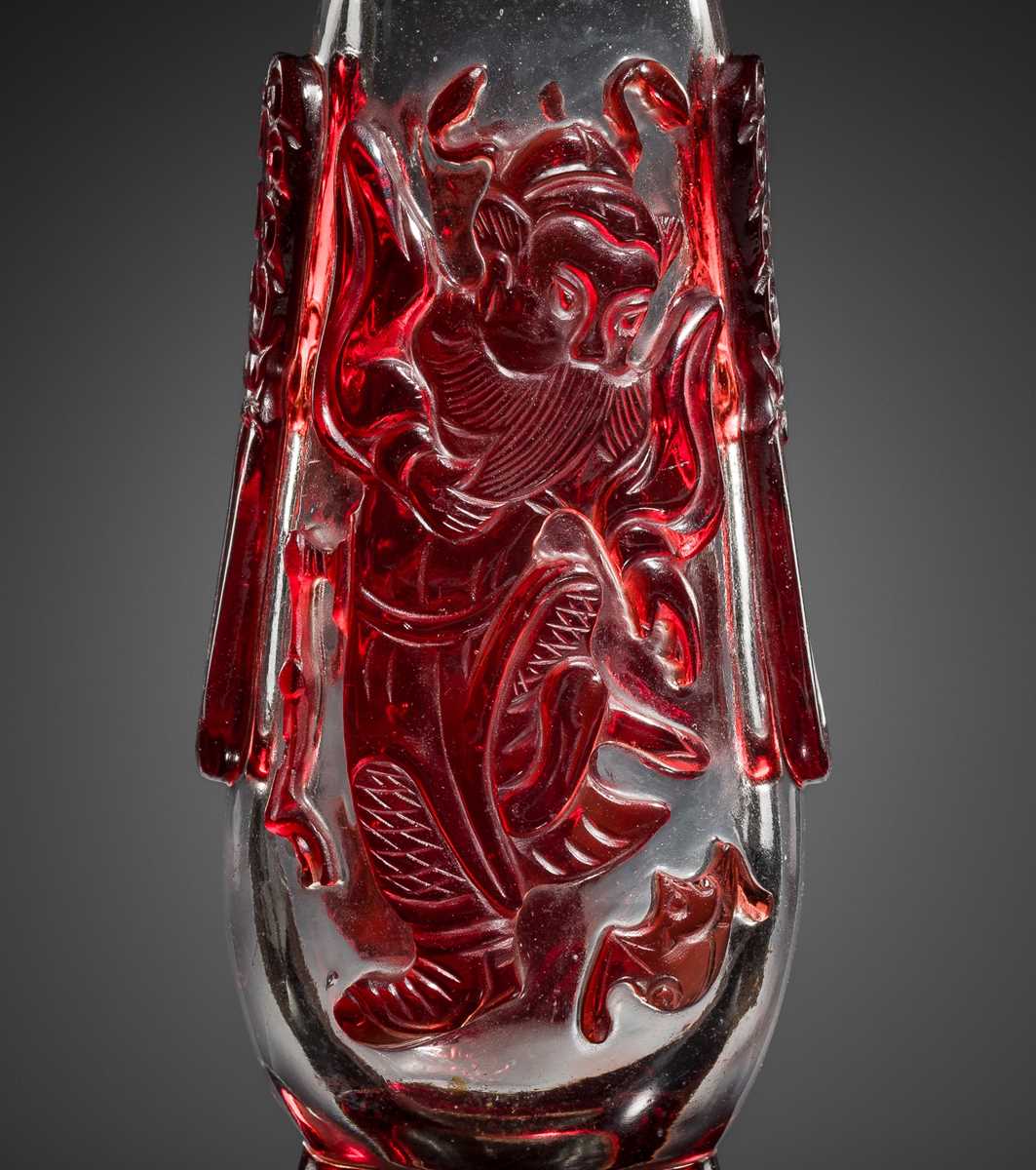 Lot 466 - A FINE RED OVERLAY COLORLESS GLASS