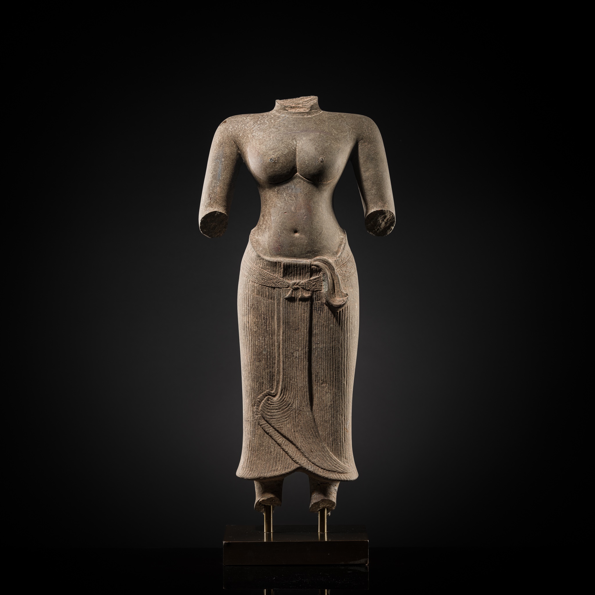 Lot 366 - A SANDSTONE TORSO OF A FEMALE DEITY, BAPHUON
