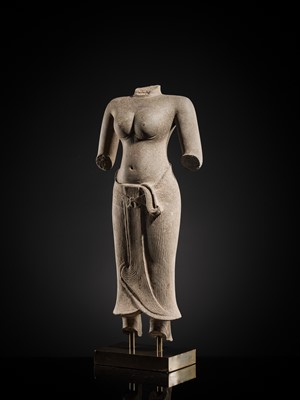 Lot 366 - A SANDSTONE TORSO OF A FEMALE DEITY, BAPHUON