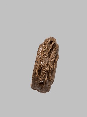 Lot 58 - A FINE WOOD TONKOTSU WITH DRAGONS AND A TIGER