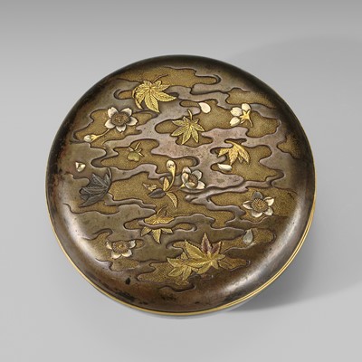 Lot 16 - FUJII: AN INLAID BRONZE 'FULL MOON' BOX AND COVER WITH PRUNUS BLOSSOMS AND MAPLE LEAVES