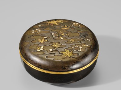 Lot 16 - FUJII: AN INLAID BRONZE 'FULL MOON' BOX AND COVER WITH PRUNUS BLOSSOMS AND MAPLE LEAVES
