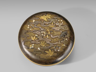Lot 16 - FUJII: AN INLAID BRONZE 'FULL MOON' BOX AND COVER WITH PRUNUS BLOSSOMS AND MAPLE LEAVES