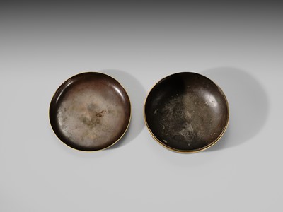 Lot 16 - FUJII: AN INLAID BRONZE 'FULL MOON' BOX AND COVER WITH PRUNUS BLOSSOMS AND MAPLE LEAVES